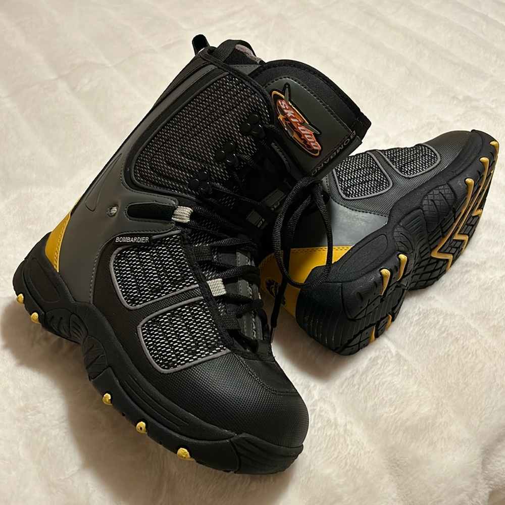 Bombardier Team Ski-Doo snowmobile boots size 6 (women’s). NWOT